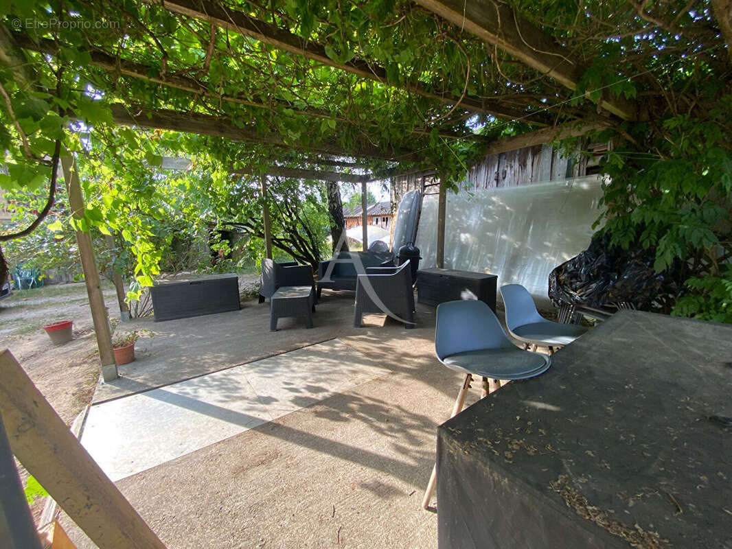 Maison à LES BORDES