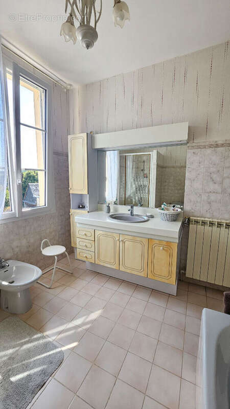 Maison à MILLY-SUR-THERAIN