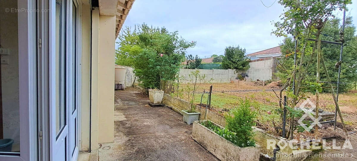 jardin arrière - Maison à ROCHEFORT