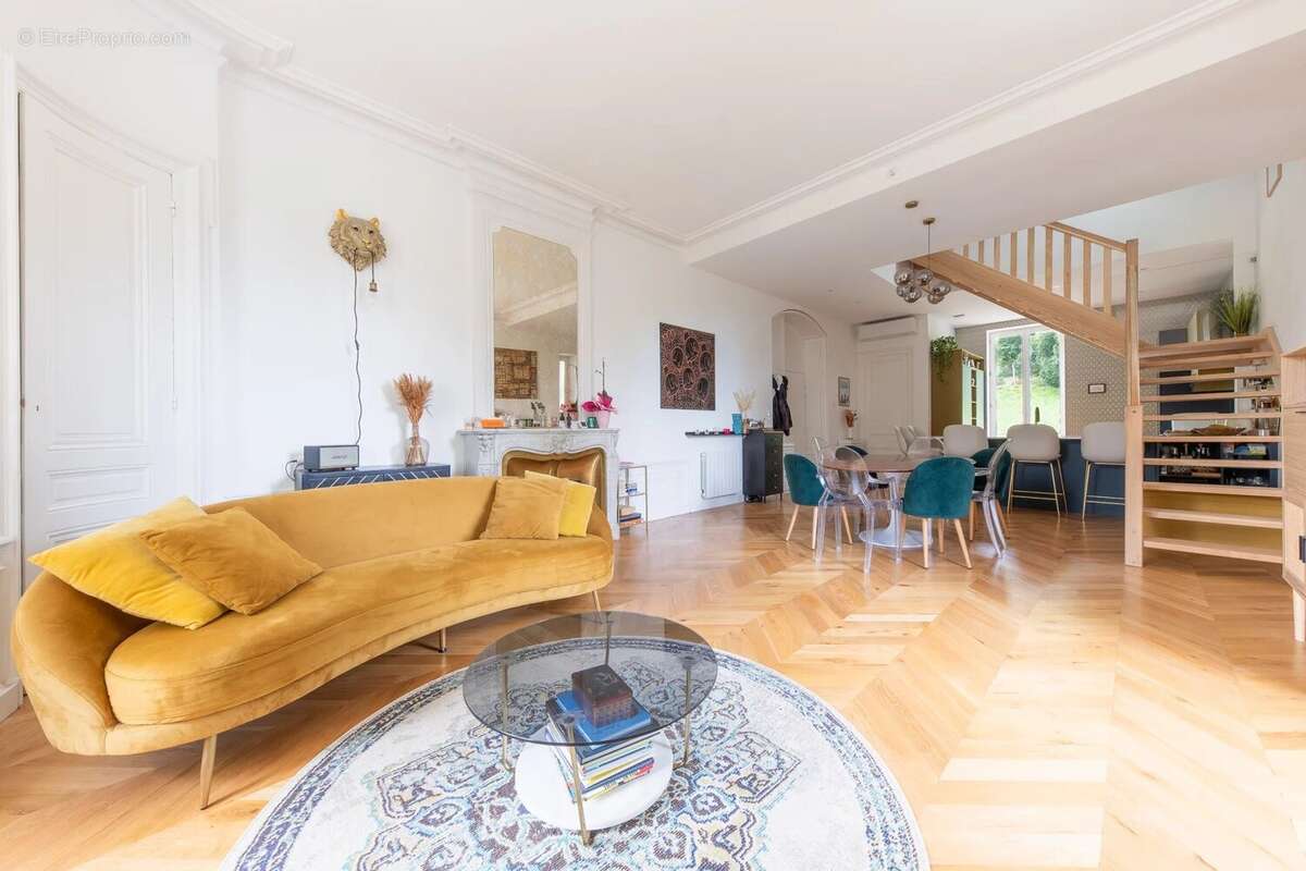 Appartement à POMMIERS