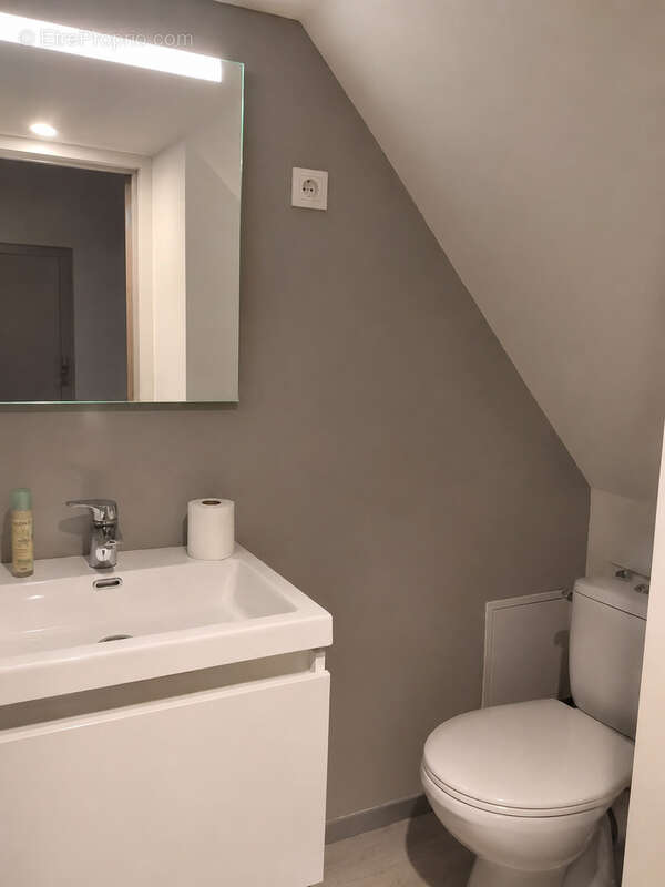Maison de ville de 115 m2   Centre-ville de Puiseaux (Loiret) - photo 9