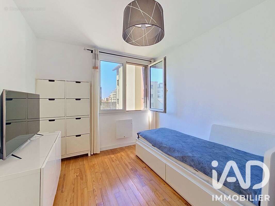 Photo 8 - Appartement à LA GARENNE-COLOMBES