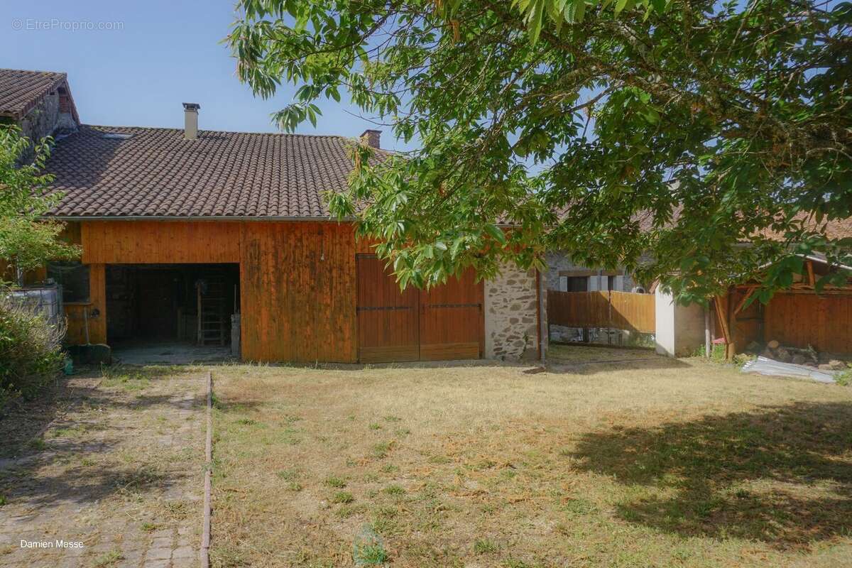 Ensemble immobilier en pierre dans le coeur du parc naturel régional du Périgord - Limousin. - photo 8