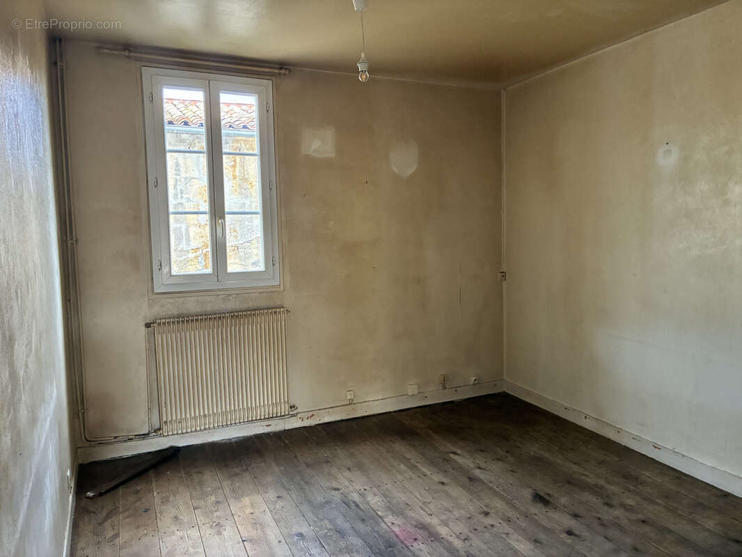 Maison à CASTILLON-LA-BATAILLE