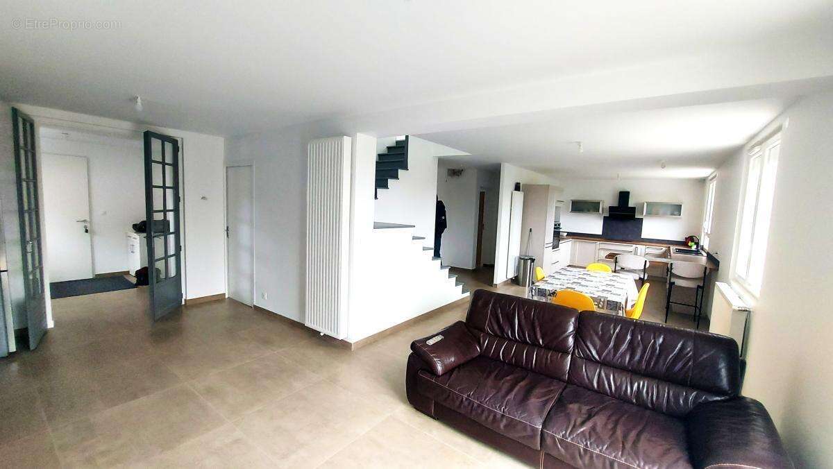 Maison à MAINVILLIERS