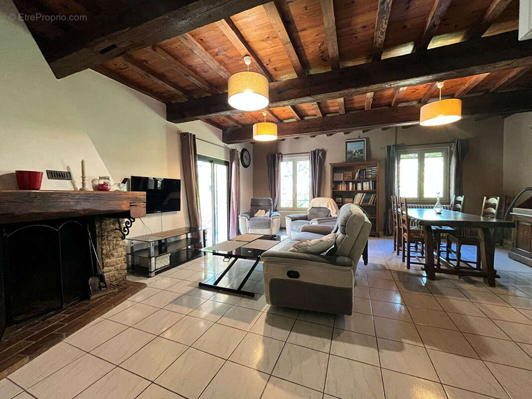Maison familiale avec piscine et vue dégagée à vendre - Drôme Provençale - photo 9