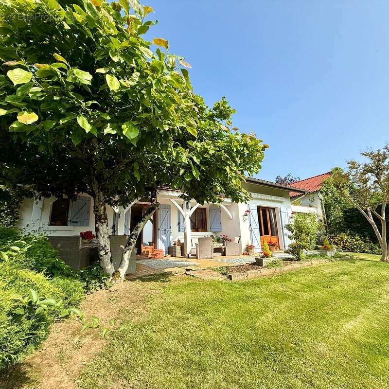 Maison à AURIONS-IDERNES