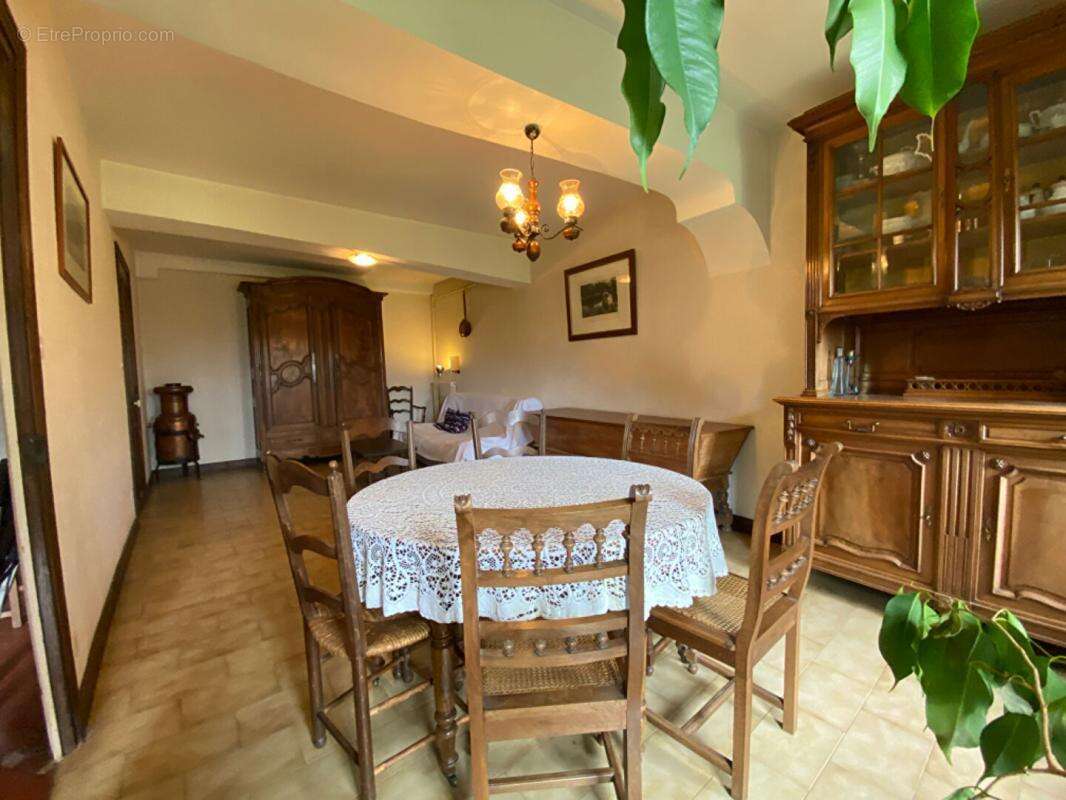 EXCLUSIVITÉ - Maison à vendre avec dépendances à Uchizy - photo 4