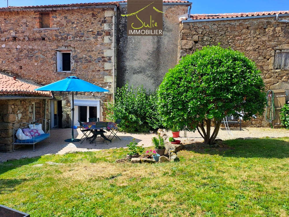 Maison à CERIZAY