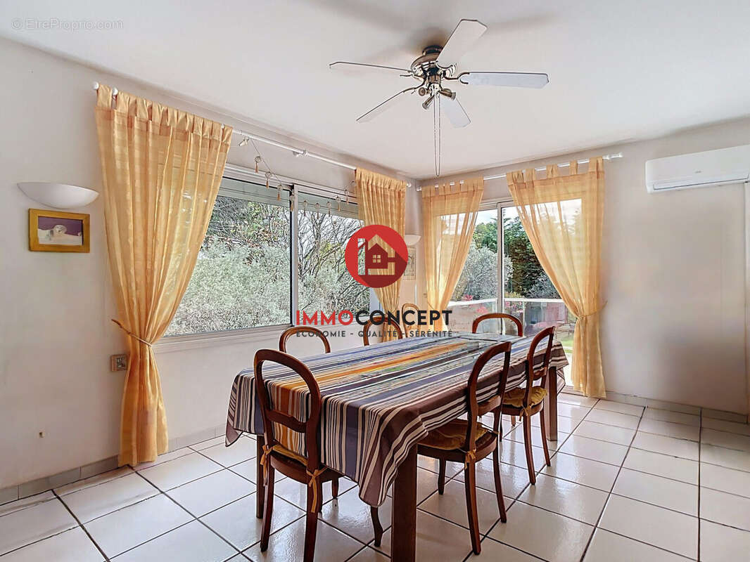 Maison à LES ANGLES