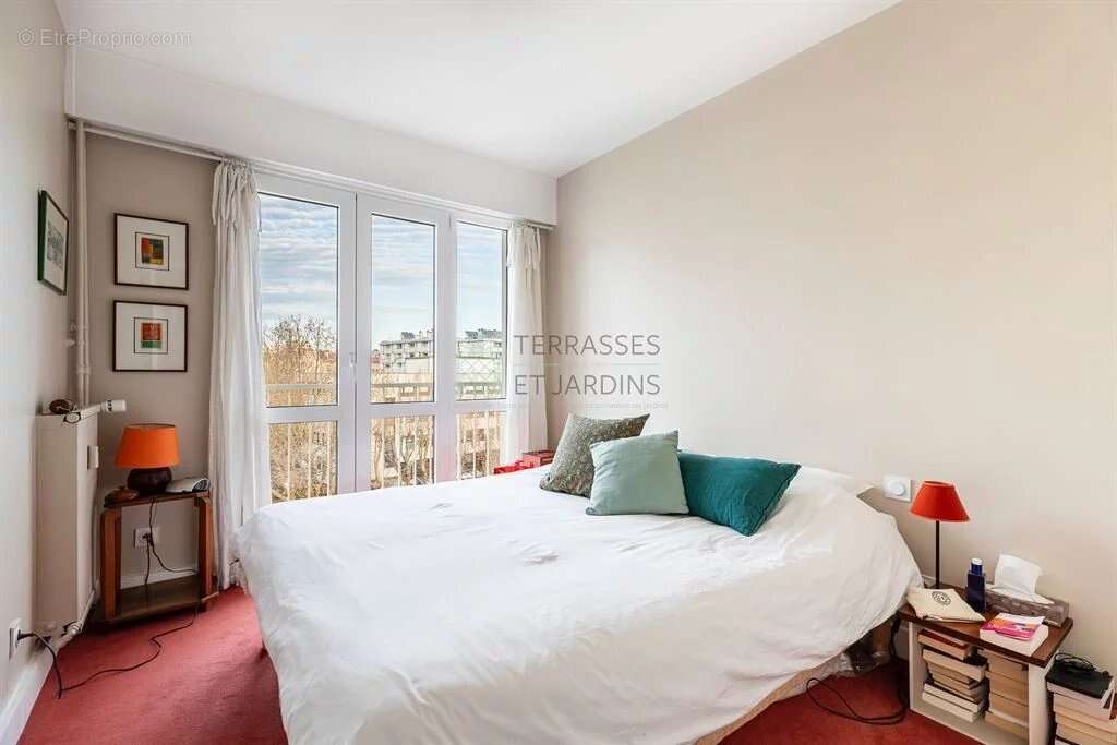 Appartement à PARIS-14E