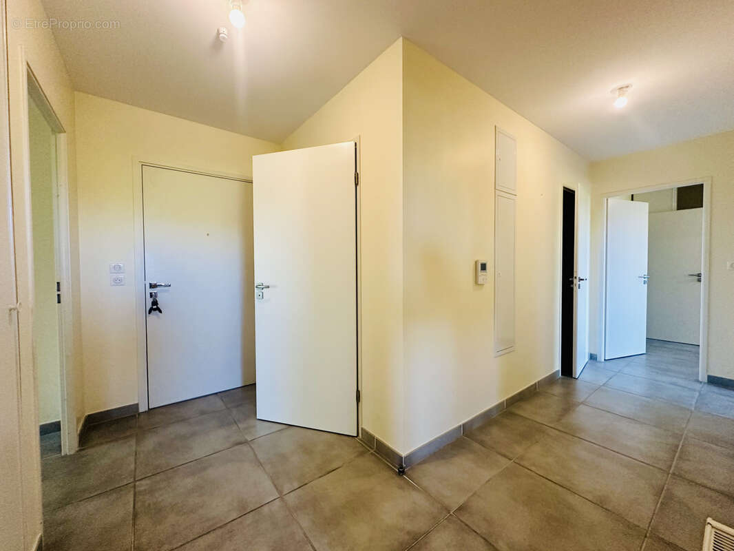 Appartement à LATTES