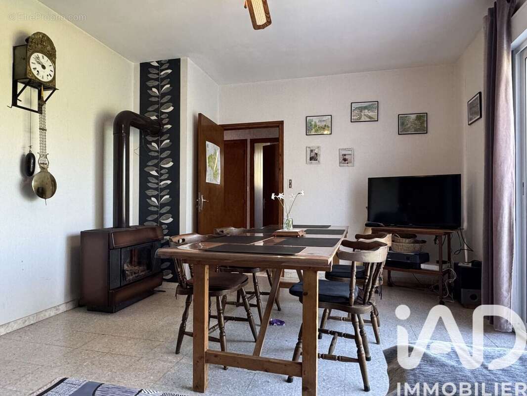 Maison 67 m² à Villefranche-De-Panat  - photo 4