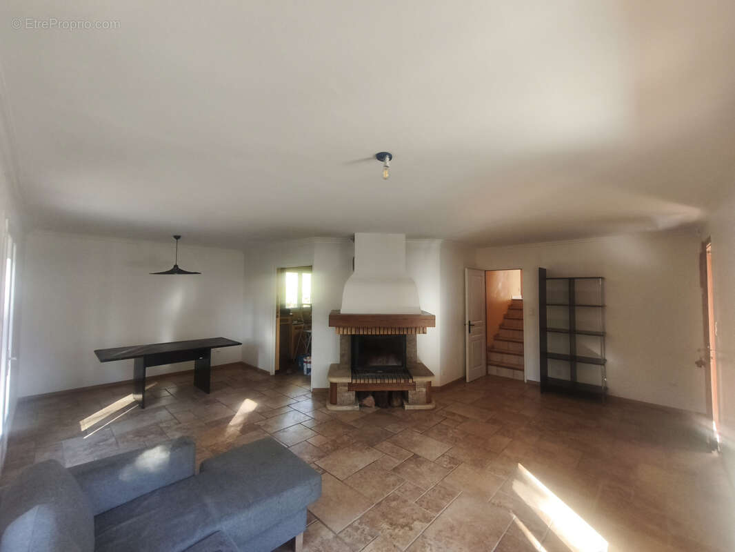 Maison à LE COLLET-DE-DEZE