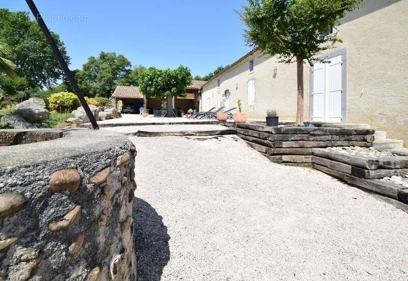 Maison de caractère rénovée dans les Hautes-Pyrénées (65) – Vue imprenable sur les Pyrénées, terrain de 1,7 ha - photo 15