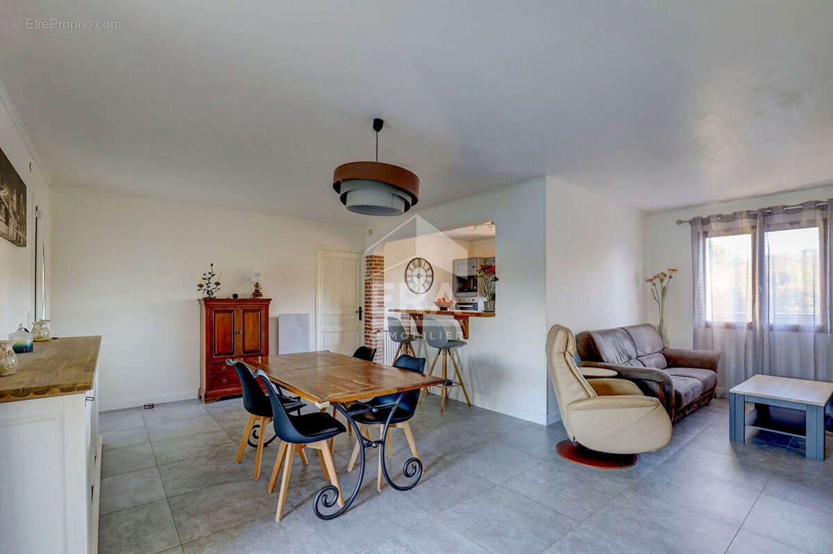 Maison à BRUGUIERES