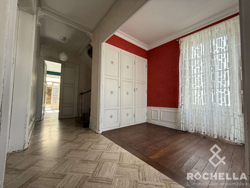 Maison à SAINT-JEAN-D'ANGELY