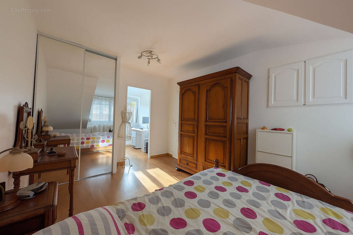 Maison à SAVIGNY-LE-TEMPLE