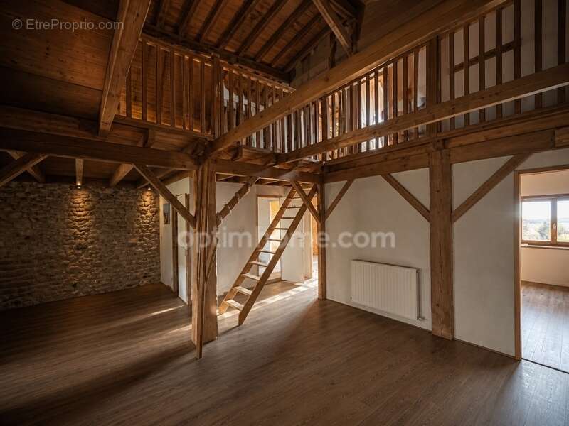Maison à CHATEAUPONSAC