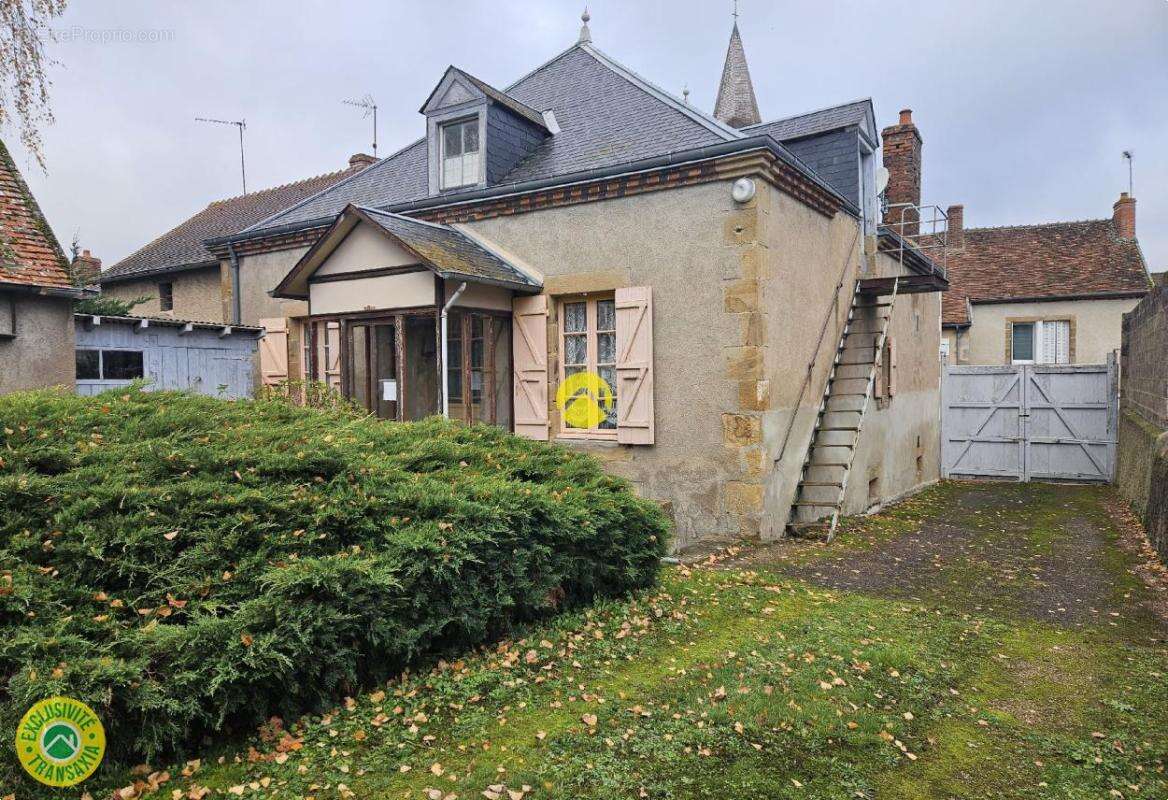 Maison à BIZENEUILLE