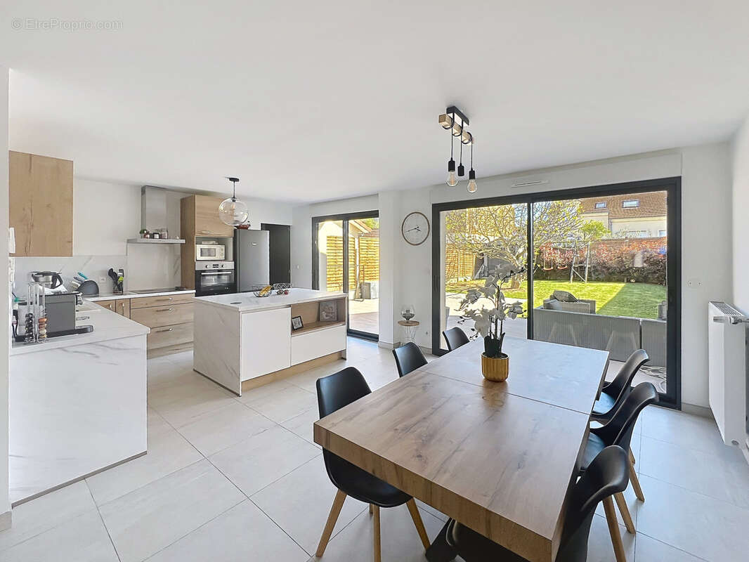 Maison à PARAY-VIEILLE-POSTE