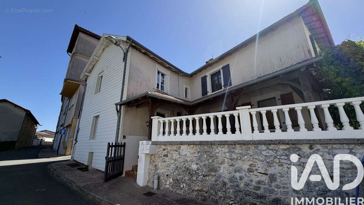 Maison 112 m² à Asprieres  - photo 2