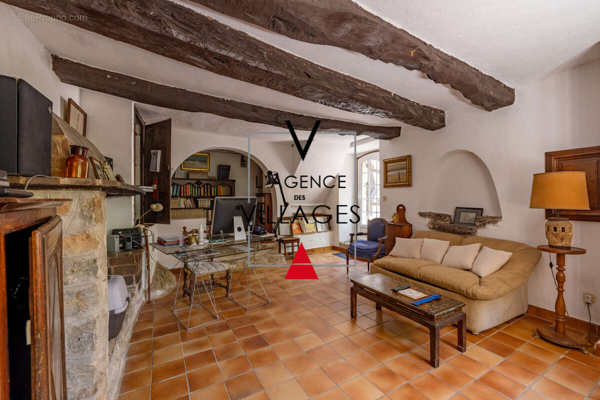 Maison à SAINT-CEZAIRE-SUR-SIAGNE