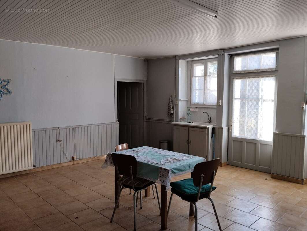 Maison à SAINT-VINCENT-LA-CHATRE