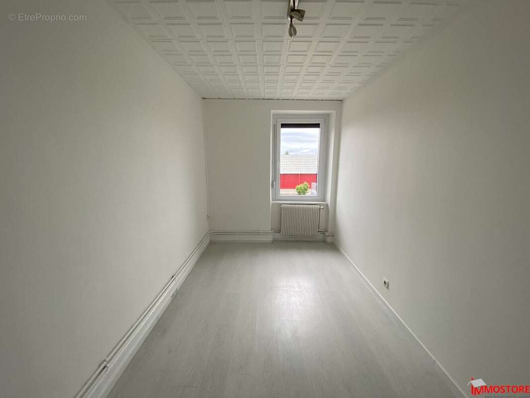 Saint-Louis  Appartement rénové, proche commerces et transports - photo 6
