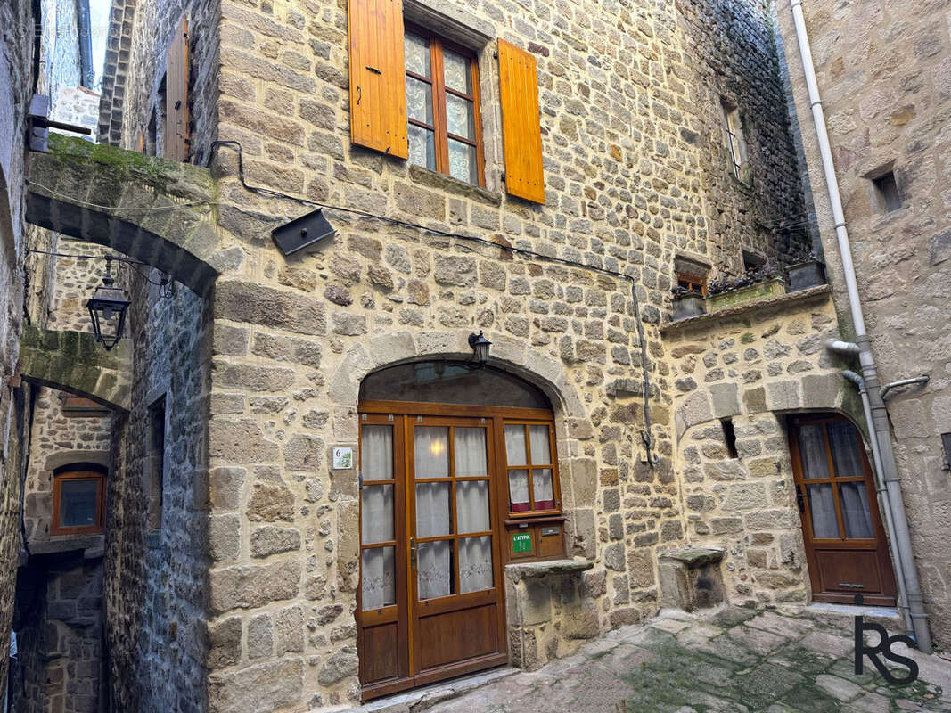 Maison de village de 75,7 m2 dans le centre historique du village - photo 2