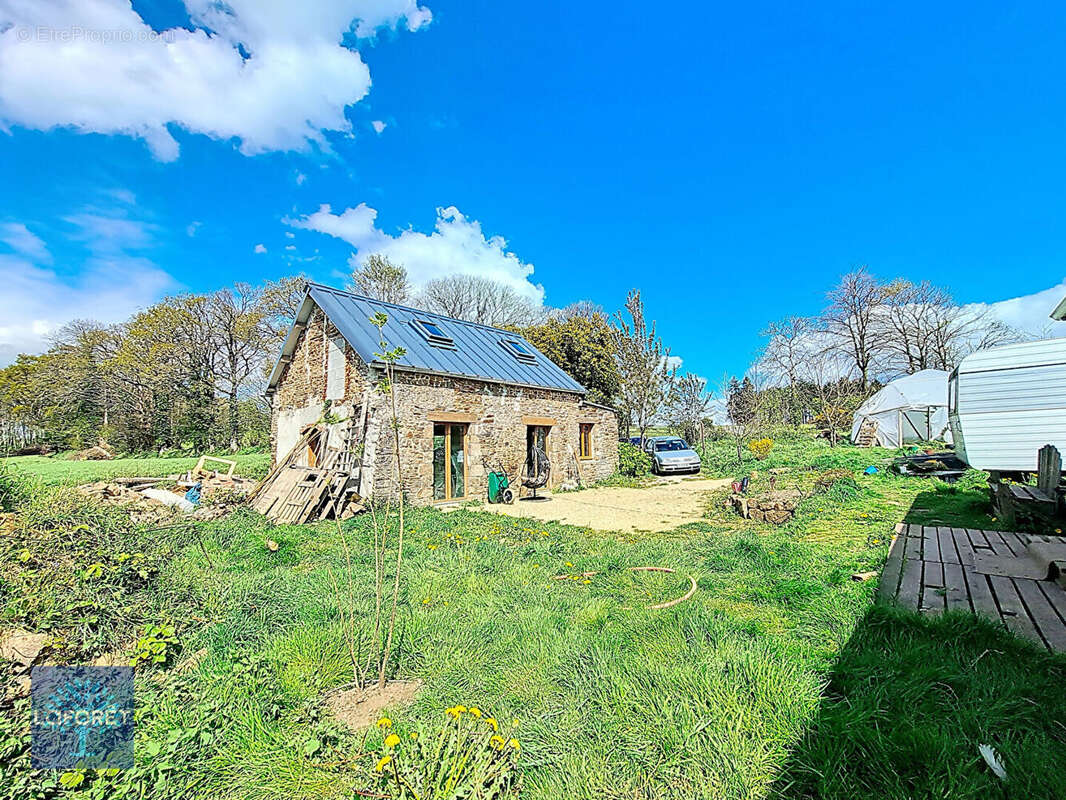 Maison à LA CHAPELLE-JANSON