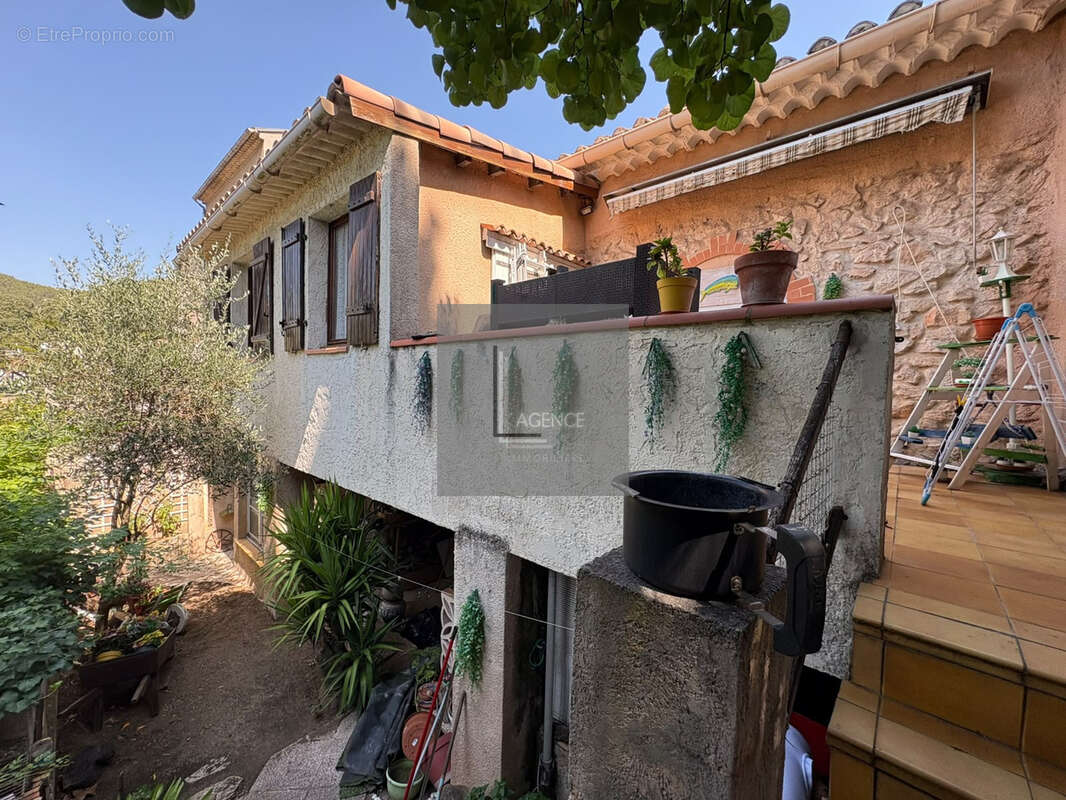 AURIOL   Maison de ville avec terrasse, jardinet, cave - photo 7