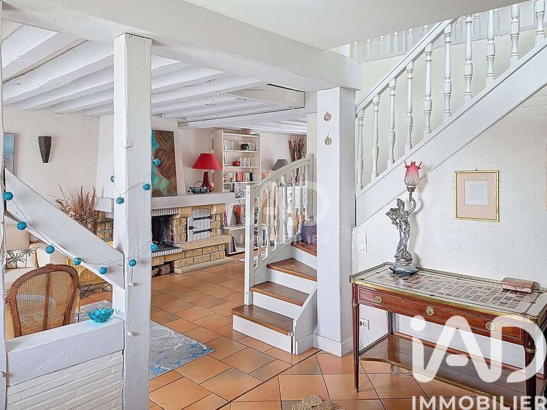 Photo 2 - Maison à LA CHAPELLE-SAINT-MESMIN