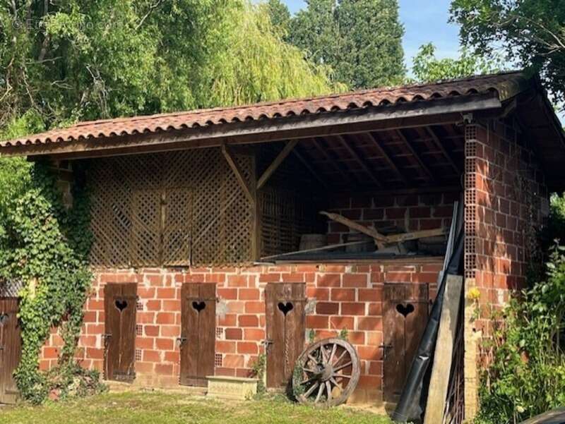 PLAISANCE (32): SANS TRAVAUX, MAISON XVIIIs restaurée avec élégance SUR 240M2 habitables, 6600m2 de jardin,géothermie,  puits, g - photo 25