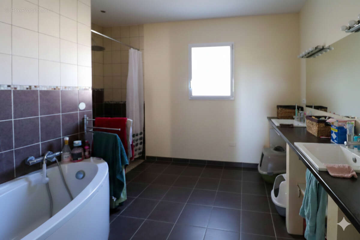 Maison à VERS-PONT-DU-GARD