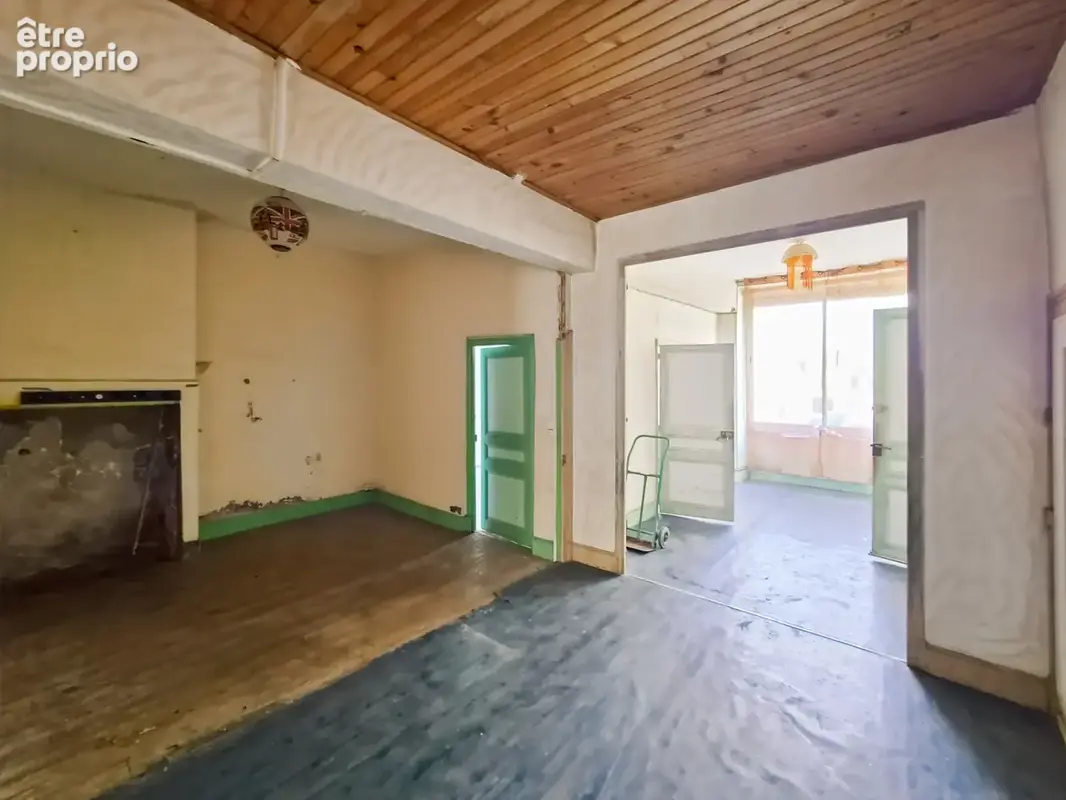 Maison de rue - Immeuble de 205m2 avec cave et jardin à Vic-Fezensac - photo 10