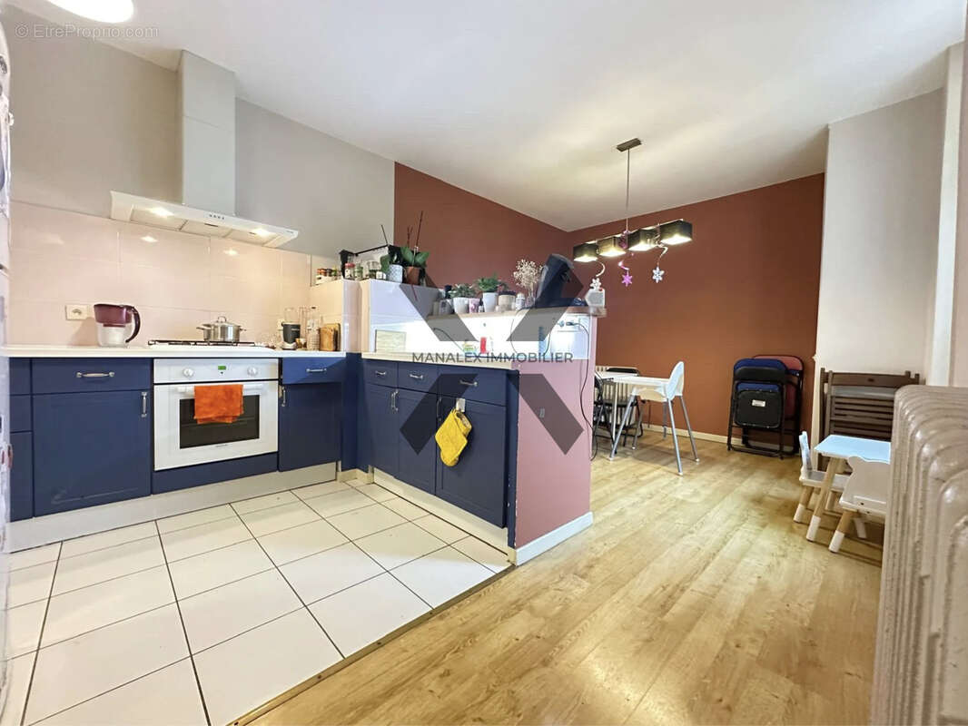 Appartement à LE COTEAU
