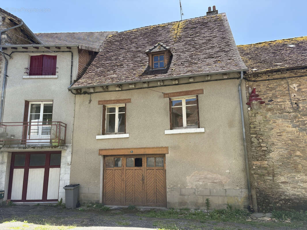 Maison à COUSSAC-BONNEVAL