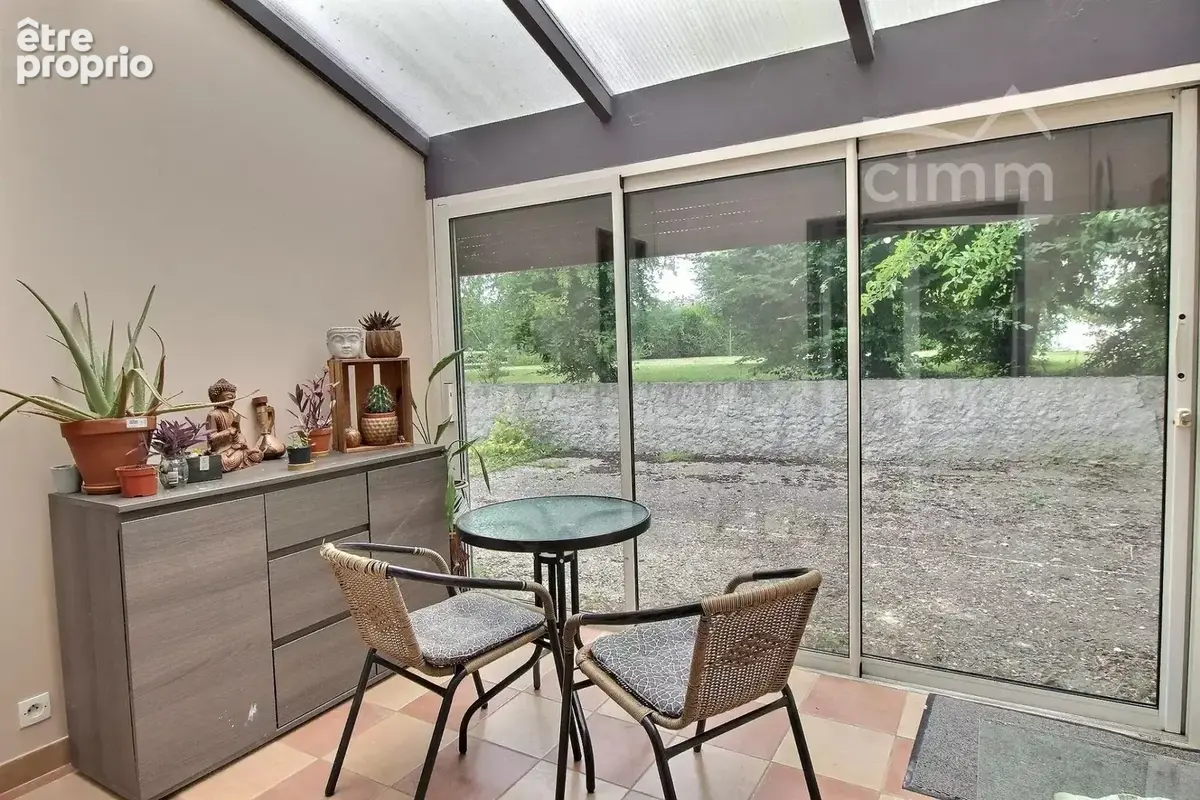 Maison située a saint Doulchard - photo 7