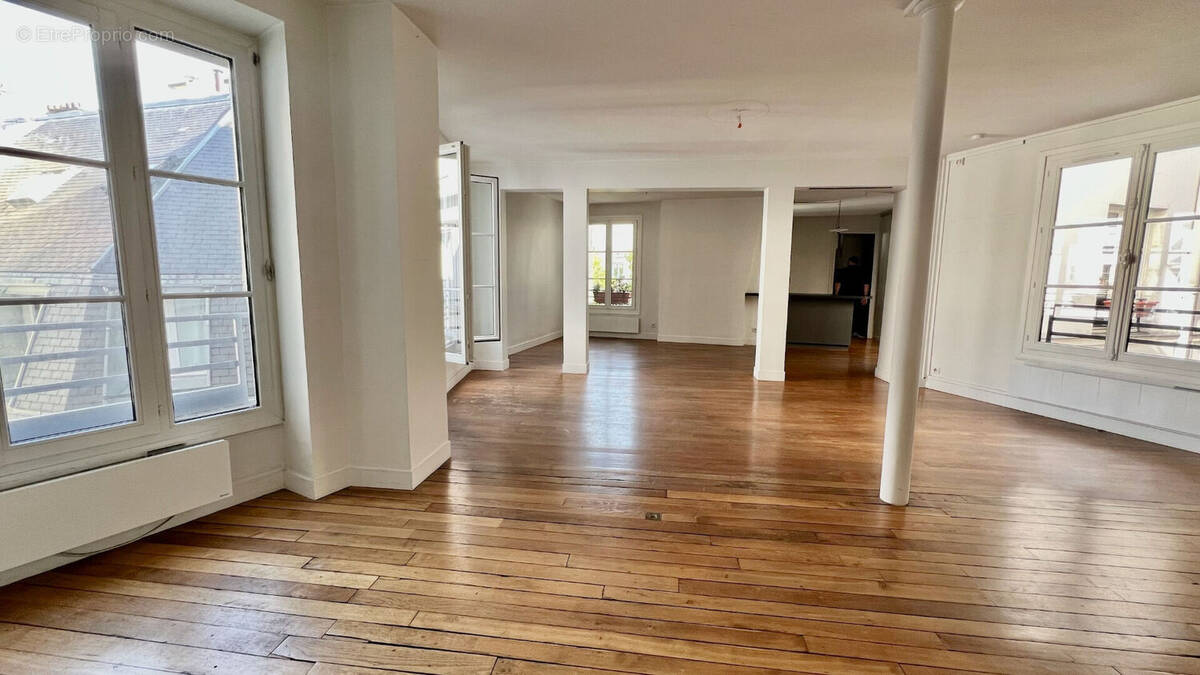 Appartement à PARIS-3E