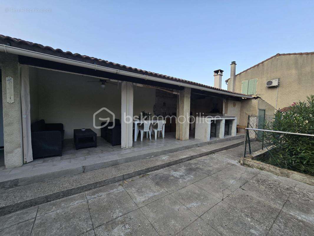 Maison familiale avec piscine, jardin arboré et grand garage – 5 min Montélimar - photo 5