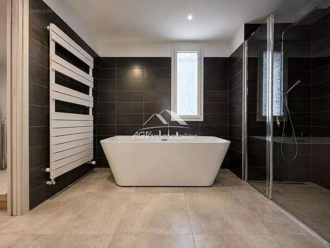Appartement - Résidence sécurisée - 4 chambres - Alès - photo 9