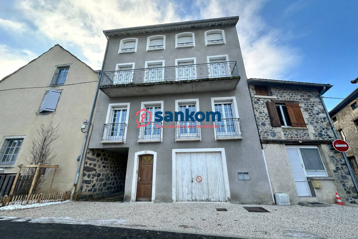 Appartement à LAUSSONNE