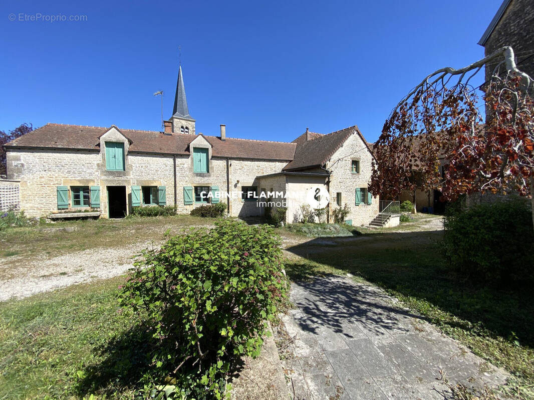 Maison à BAIGNEUX-LES-JUIFS