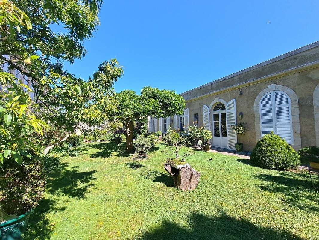 Maison 252 m² à Lectoure  - photo 2
