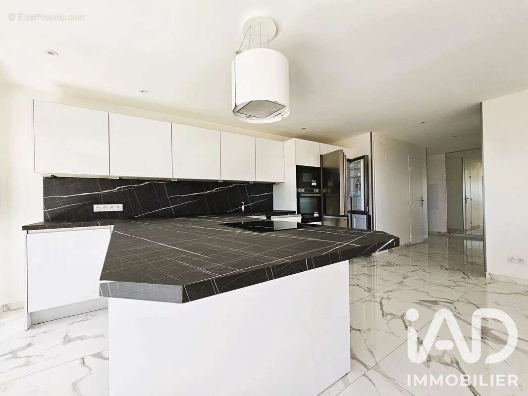 Appartement 81 m² à Antibes  - photo 4
