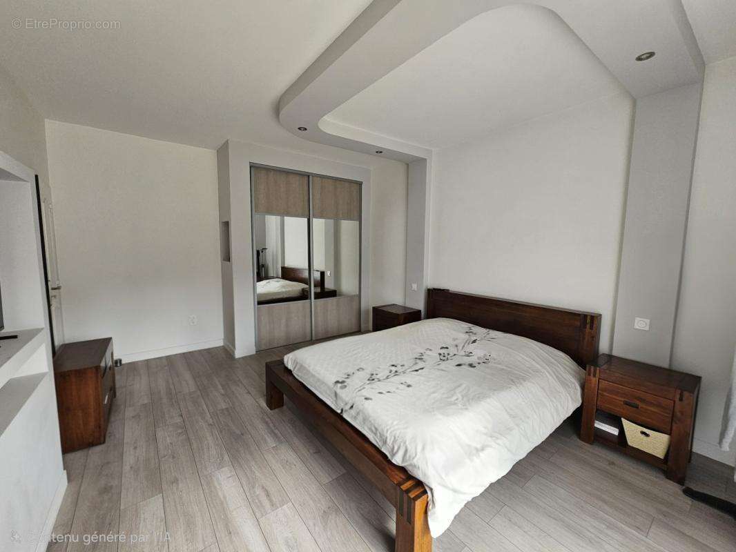 LE CENDRE – Maison familiale rénovée avec 5 chambres, garage de 98 m² et jardin intime - photo 14