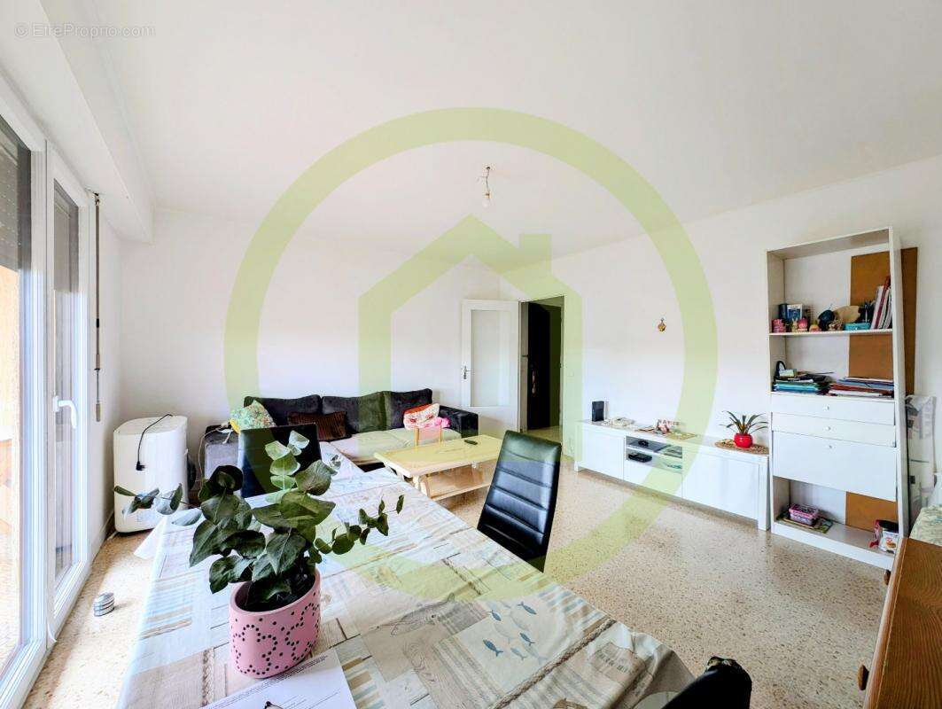 Appartement à MANDELIEU-LA-NAPOULE