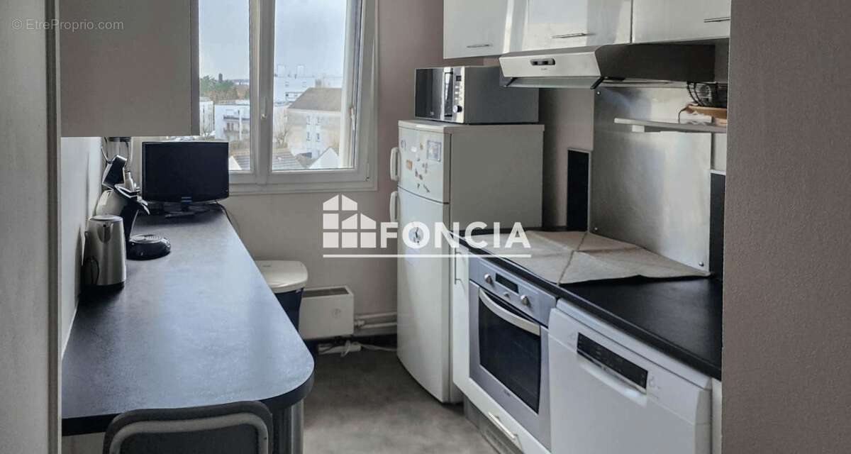  Dernier étage, 3 chambres, aucun travaux, DPE C, ces critères sont difficiles à trouver. Heureusement, cet appartement les réun - photo 3