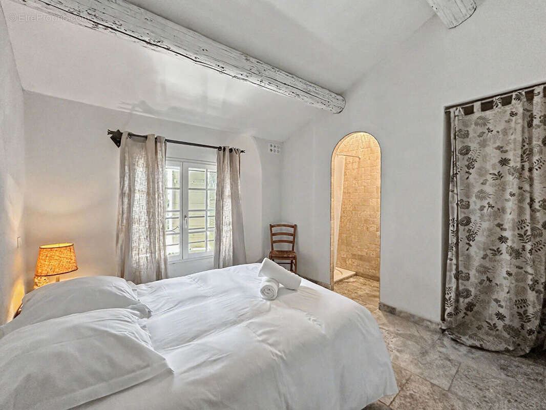 Maison de caractère avec gîte indépendant, piscine, garage et 5 000 m² à vendre à Moulès - photo 17